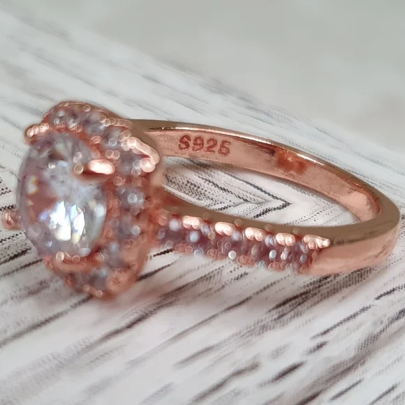 Classic Rose Gold Round Diamond Ring - Picture 4 of 4